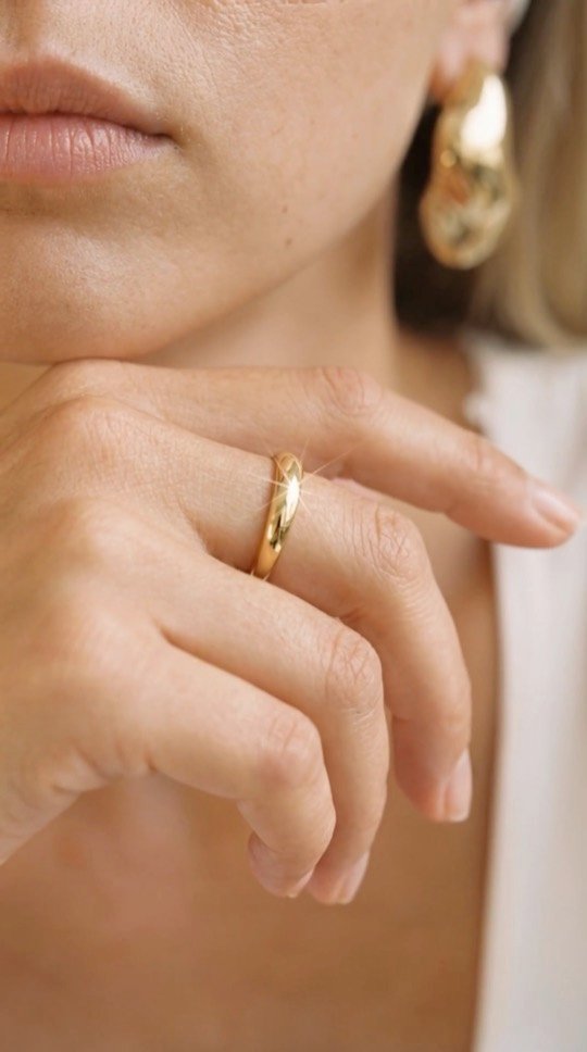Jewellery spec film, still at 0:08: Ring detail