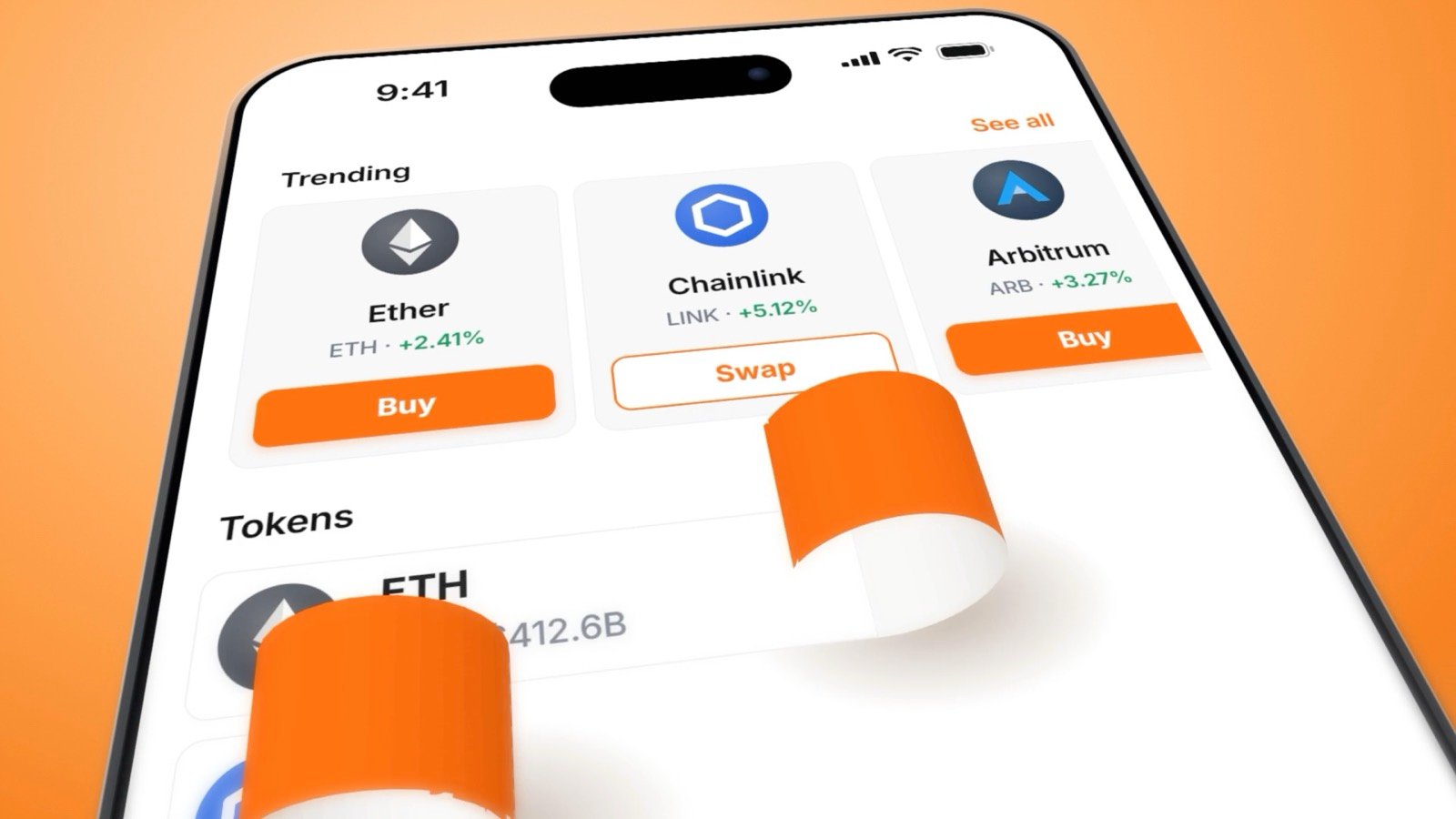 Móvil con una app de trading cripto flotando en un cielo naranja — anuncio spec